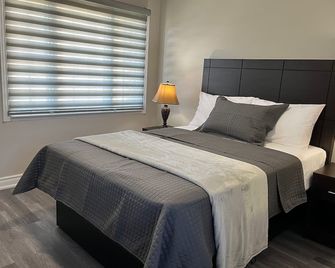 Miracle Motel - Chatham-Kent