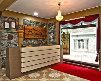 August Lake Resort - פוחארה - דלפק קבלה