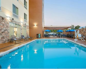 Fairfield Inn & Suites by Marriott Alexandria - Alexandria - Piscina
