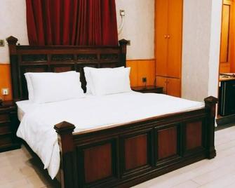 The Elet - Business Hotel - Karachi - Bedroom