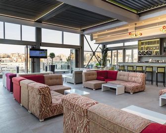 Mövenpick Hotel Amman - Amman - Oleskelutila
