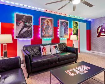 Private pool/Communal Facilities/themed bedrooms - Kissimmee - Sala de estar