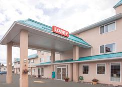 Ramada Limited 100 Mile House - 100 Mile House - Bâtiment