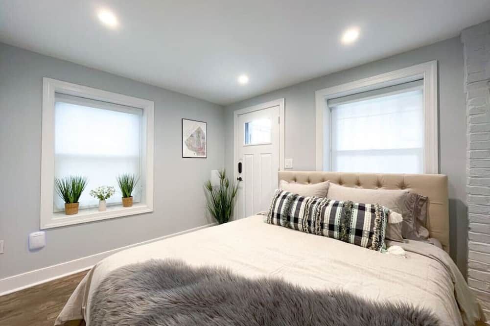 English Basement in Renovated 110 Year Old Row Home - Washington D. C. - Habitación