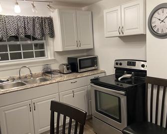 Cozy bungalow - Wilkes-Barre - Kitchen