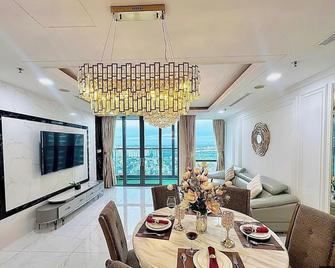 لاندمارك 81 ريزيدنسز لاكشري - هوتشي مين سيتي - غرفة طعام