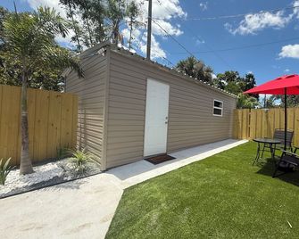 Bienes House - Brandon - Патіо