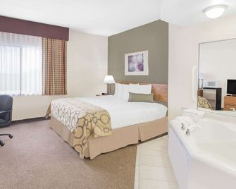 Baymont by Wyndham Janesville - Janesville - Slaapkamer