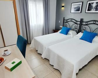 Hostal Juan de Austria - Aguadulce - Bedroom