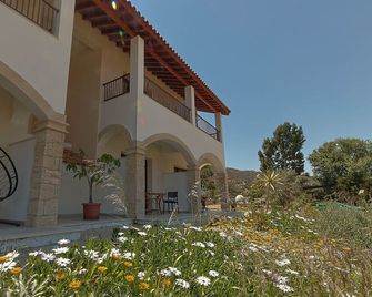 Vina Oliva Hotel - Pissouri