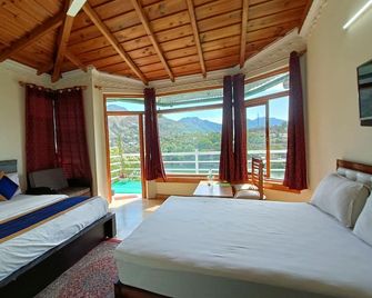 Crystal Lakeview Homestay - Nainital - Bedroom