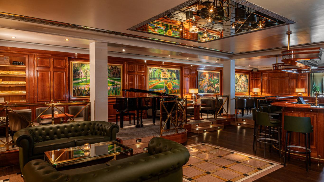 كولومبي هوتل