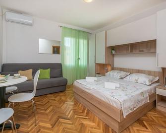 Apartments and Room Nevenka - Makarska - Ložnice