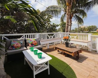 The Greenhouse-Enjoy the greenery, climate & garden atmosphere. - Dunmore Town - Balcony