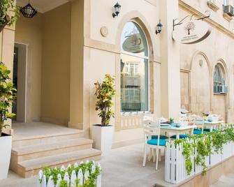 Two Seasons Boutique Hotel Baku - Baku - Patio