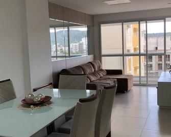 Praia Palmas - 3-bedroom beachfront apartment - Governador Celso Ramos - Dining room