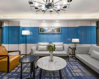 Hongbao Hotel (Xuchang Caowei Ancient City Pang Donglai Times Square) - Xuchang - Lounge