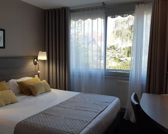 Aerotel Versailles Saint Cyr - L'étape du Silence - Saint-Cyr-l’École - Bedroom