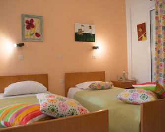 Marina Studios - Sidari - Habitación
