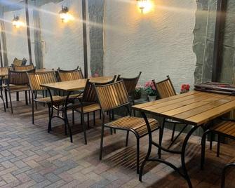 Ruzanna Inn - Sochi - Patio