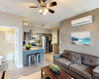 Sunshine Beach - Christina Lake - Living room