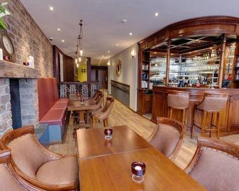 فريارس ويند هوتل - Stirling - بار