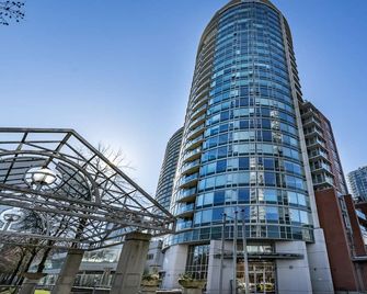 Downtown King Suite-Surround Views-Pool/Gym/Parkng - Vancouver - Edificio