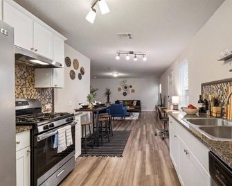 Exceptional Escape Fast Wifi & Fully Loaded - San Antonio - Keuken