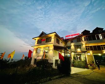 Hotel Patnitop - Kud - Building