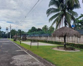 Chalet san Marino Playa Privada y Cancha Boliball - Puerto Quetzal - Vista del exterior