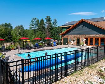 Year Round Luxury Slopeside Mountain Retreat @ Cranmore, North Conway - North Conway - Pool
