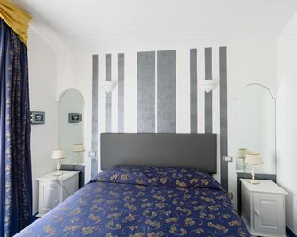 Hotel Bussola - Anacapri - Schlafzimmer