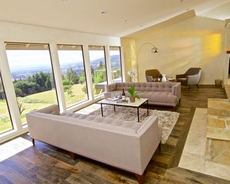 Luxury Wine Country Estate - Newberg - Sala de estar