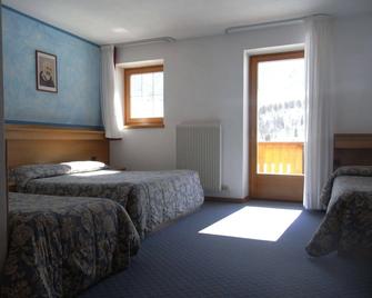 Hotel Gardenia - Vermiglio - Bedroom