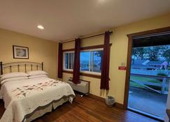 New Hope Lodge - New Hope - Bedroom