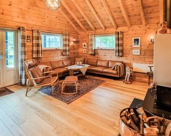 3 Bedroom Stunning Home In Vossestrand - Vossestrand - Living room