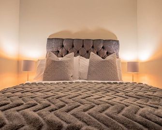 Whiskawayhomes - Shaw Street - Apartment 8 - Worcester - Bedroom