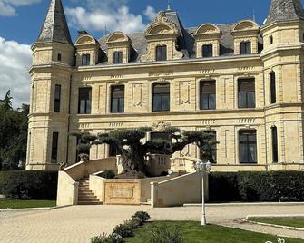 Découvrez le Château Camiac : Luxe, Charme et Sérénité Dans L'entre Deux Mers - Saint-Jean-de-Blaignac - Gebäude
