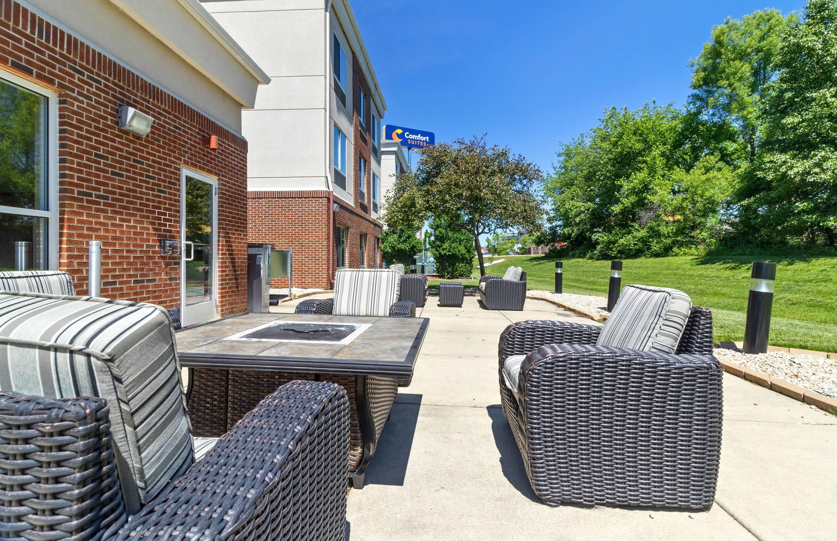 Comfort Suites - Mount Vernon - Uteplats