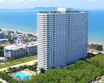 View Talay 5 - Beachfront Ocean View - High Floor & Huge Pool - Pattaya - Budynek