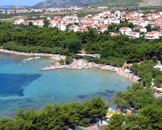 Three bedroom apartment with terrace Vodice (A-16190-c) - Žirje - Playa