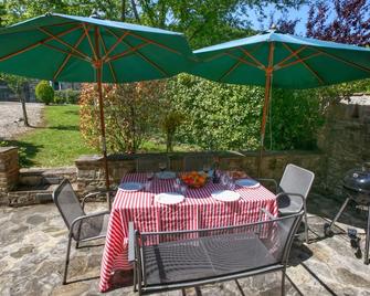 Luxury Cottage in Lisciano Niccone Umbria With Swimming Pool - Lisciano Niccone - Patio