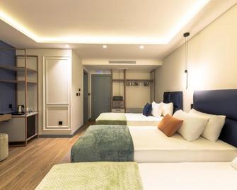 Calisi Hotel - Belgrade - Bedroom