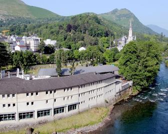 Hôtel La Source - Lourdes - Outdoor view
