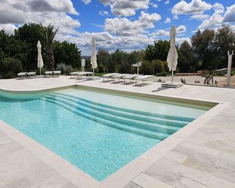 Manor in Marche with Pool and Adriatic Views - Monsano - Piscina