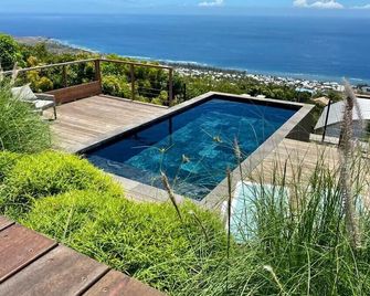 Villa Paloma 4 étoiles avec Piscine et Vue exceptionnelle sur l'ocean à Saint-Leu - Saint-Leu - Piscine