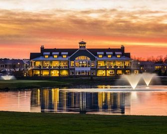 1st floor suite, EV car charger, 6 patios&porches at 5 star Peninsula resort! - Millsboro - Building