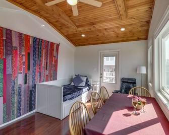Spacious Home-Steps Away From Quiet Beach-Nature and Wildlife-Pet Friendly! - Milford - Comedor