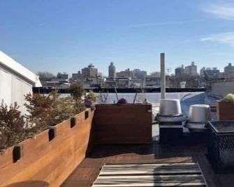 A Booklovers Bungalow - Brooklyn - Balcony