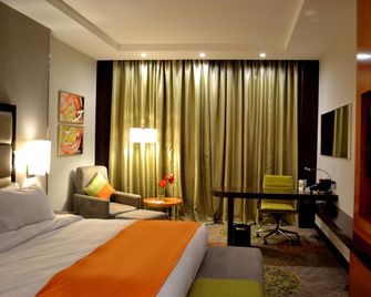 Holiday Inn Jeddah Gateway By IHG - Jeddah - Sovrum